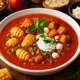 Jak wzbogacić zupę pomidorową? Niezwykłe dodatki, które zaskoczą